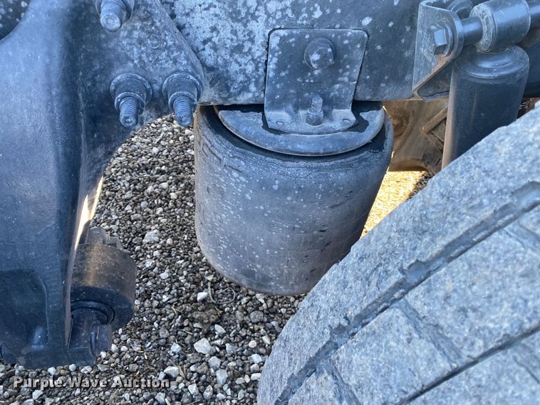 image for item JW9169 2017 International ProStar Plus 122  semi truck