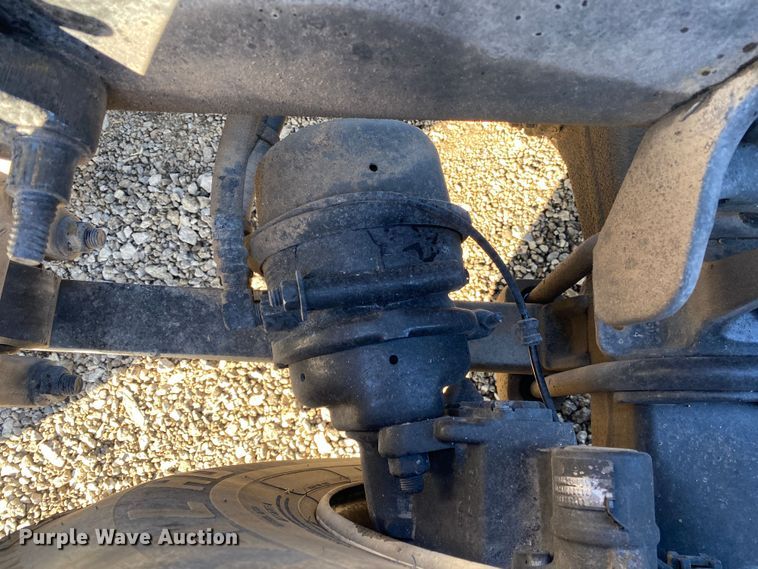 image for item JW9169 2017 International ProStar Plus 122  semi truck