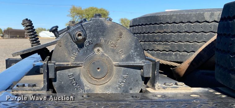 image for item JW9344 2007 Landoll  drop tilt deck equipment trailer