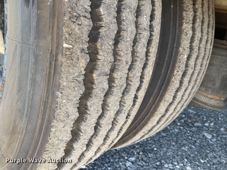 image for item JW9344 2007 Landoll  drop tilt deck equipment trailer