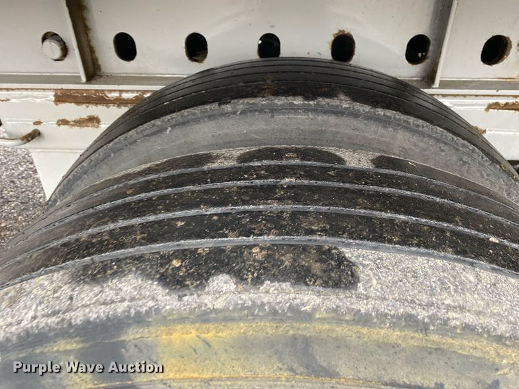 image for item KB9518 2005 NuVan NSS-53102  side curtain trailer