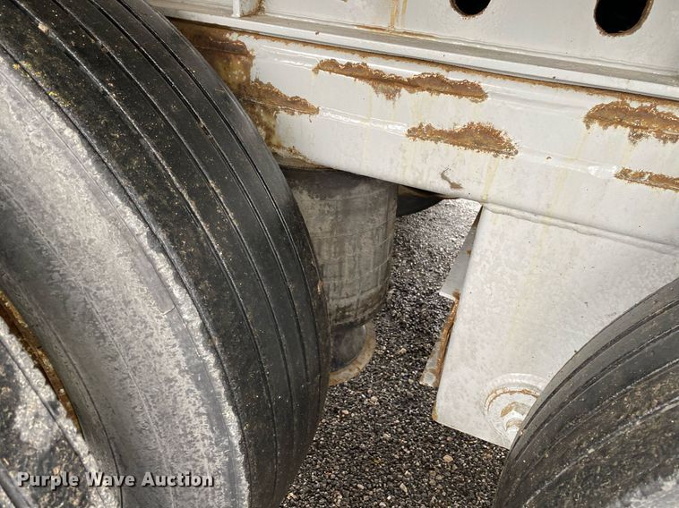 image for item KB9518 2005 NuVan NSS-53102  side curtain trailer