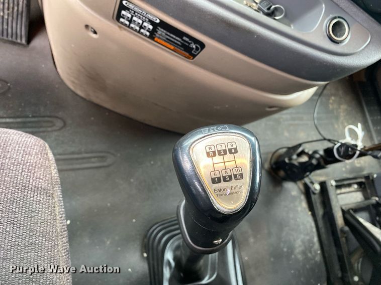 image for item KB9519 2014 Freightliner Cascadia  semi truck