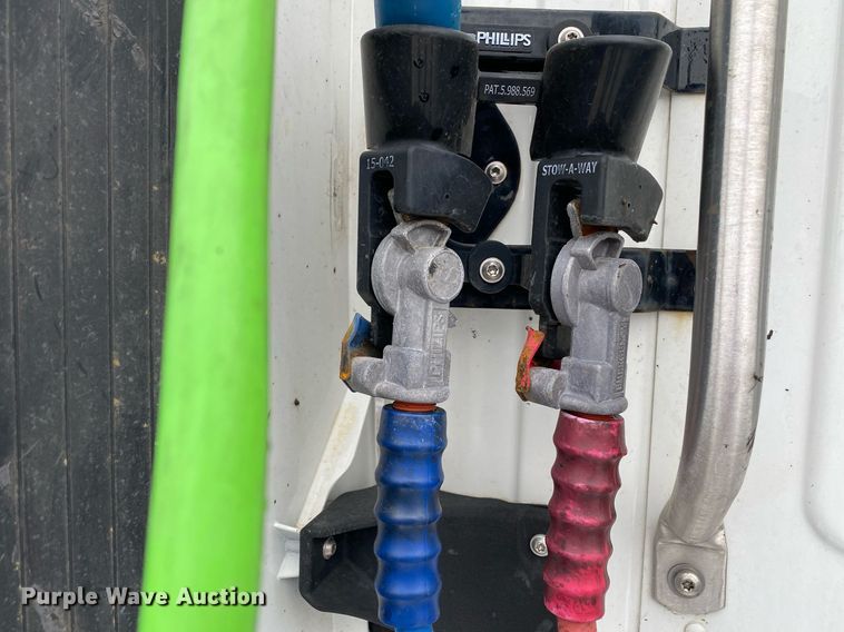 image for item KB9519 2014 Freightliner Cascadia  semi truck