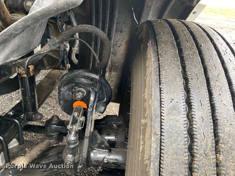 image for item KB9519 2014 Freightliner Cascadia  semi truck