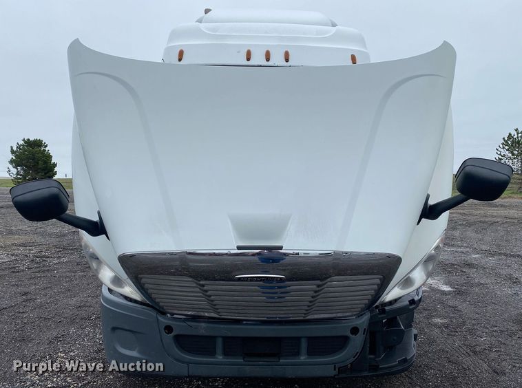 image for item KB9519 2014 Freightliner Cascadia  semi truck