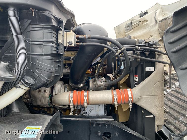 image for item KB9519 2014 Freightliner Cascadia  semi truck