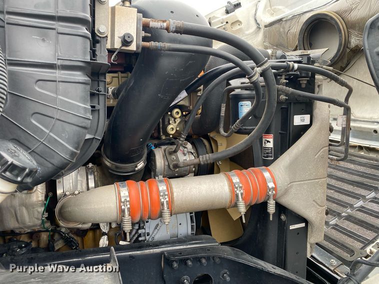 image for item KB9519 2014 Freightliner Cascadia  semi truck