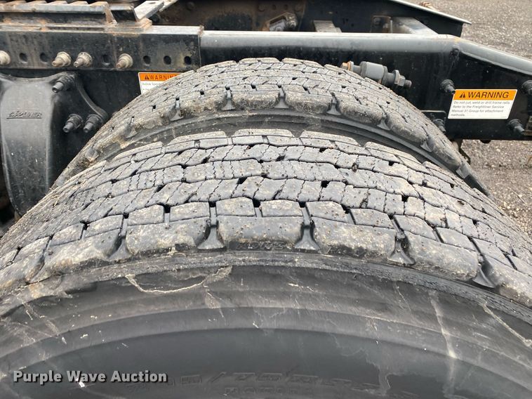 image for item KB9519 2014 Freightliner Cascadia  semi truck