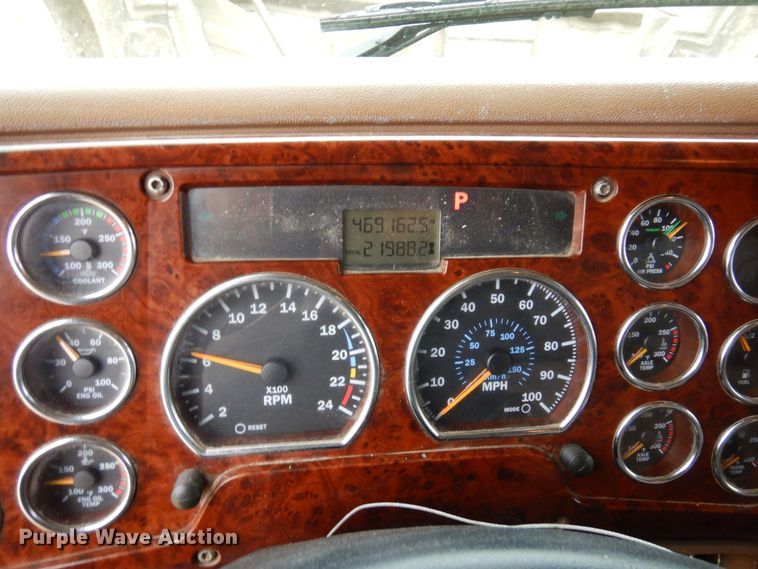 image for item KU9881 2004 Mack CV713 Granite  dump truck