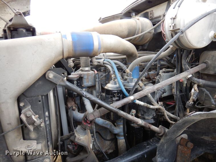 image for item KU9881 2004 Mack CV713 Granite  dump truck