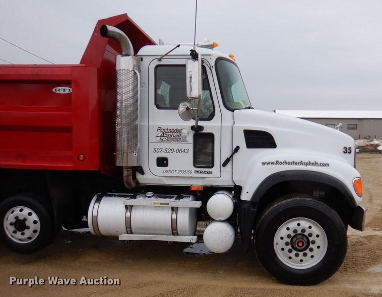 image for item KU9883 2006 Mack CV713 Granite  dump truck