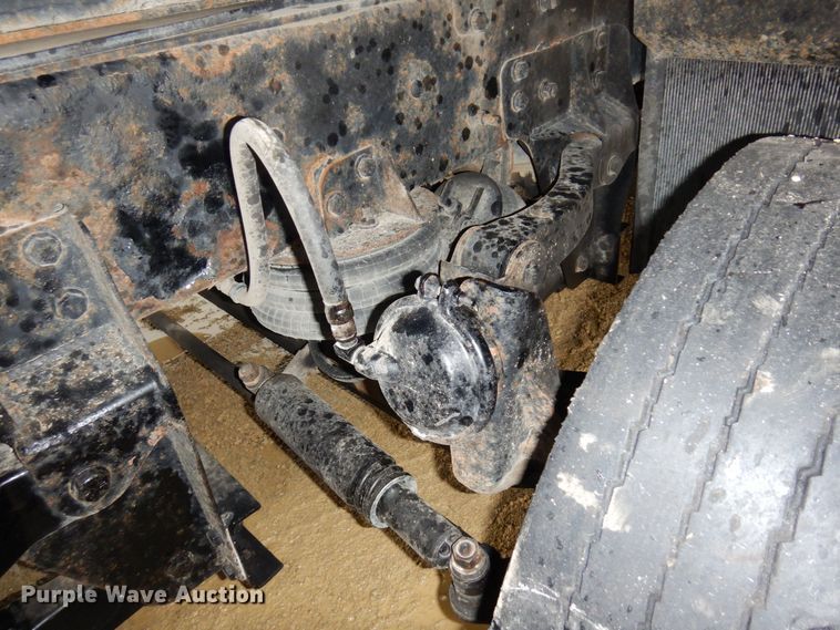 image for item KU9883 2006 Mack CV713 Granite  dump truck