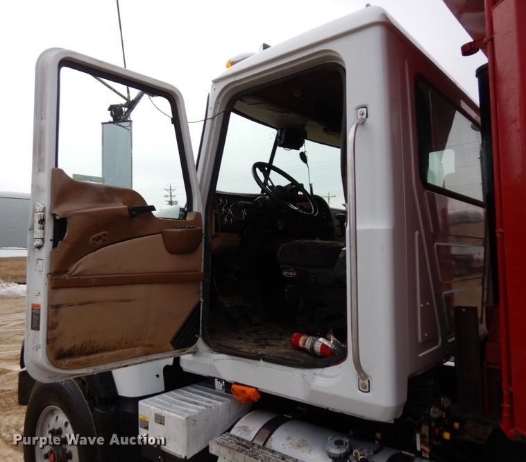 image for item KU9883 2006 Mack CV713 Granite  dump truck