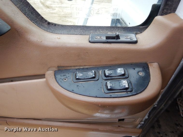 image for item KU9883 2006 Mack CV713 Granite  dump truck