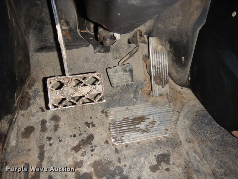 image for item KU9883 2006 Mack CV713 Granite  dump truck