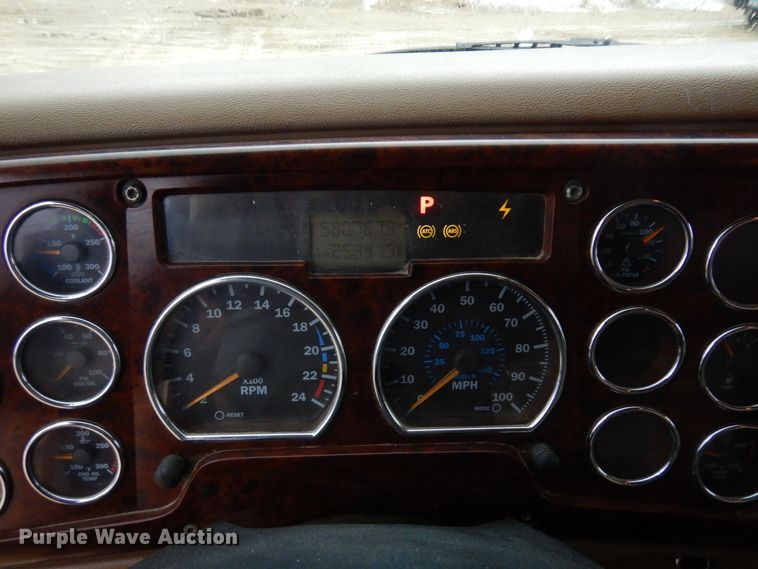 image for item KU9883 2006 Mack CV713 Granite  dump truck