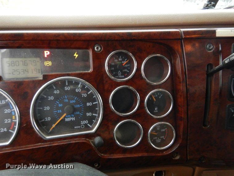 image for item KU9883 2006 Mack CV713 Granite  dump truck