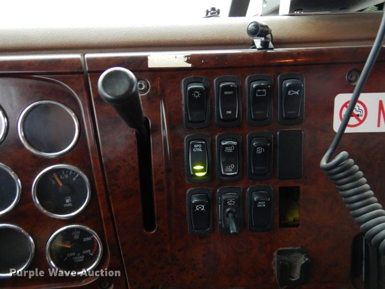 image for item KU9883 2006 Mack CV713 Granite  dump truck