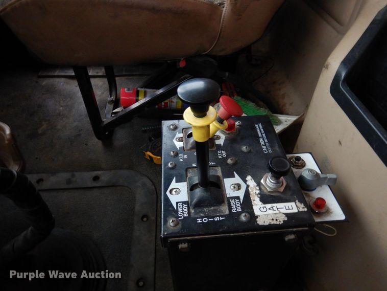 image for item KU9883 2006 Mack CV713 Granite  dump truck