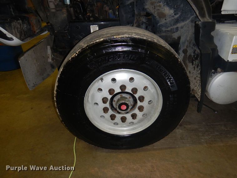 image for item KU9883 2006 Mack CV713 Granite  dump truck