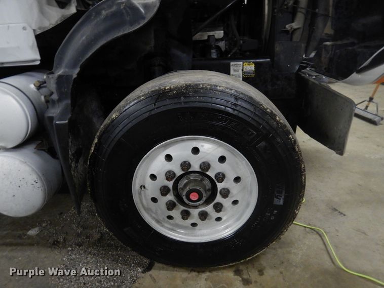 image for item KU9883 2006 Mack CV713 Granite  dump truck