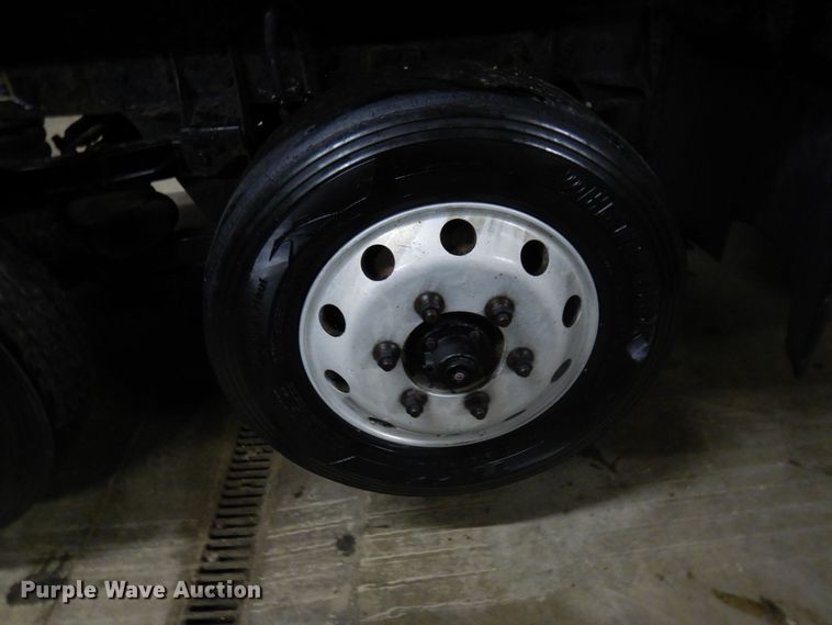 image for item KU9883 2006 Mack CV713 Granite  dump truck