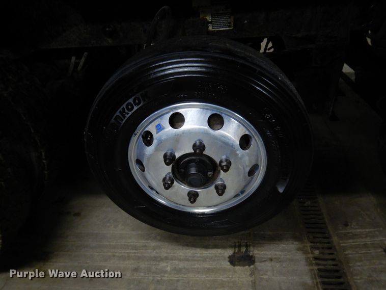 image for item KU9883 2006 Mack CV713 Granite  dump truck