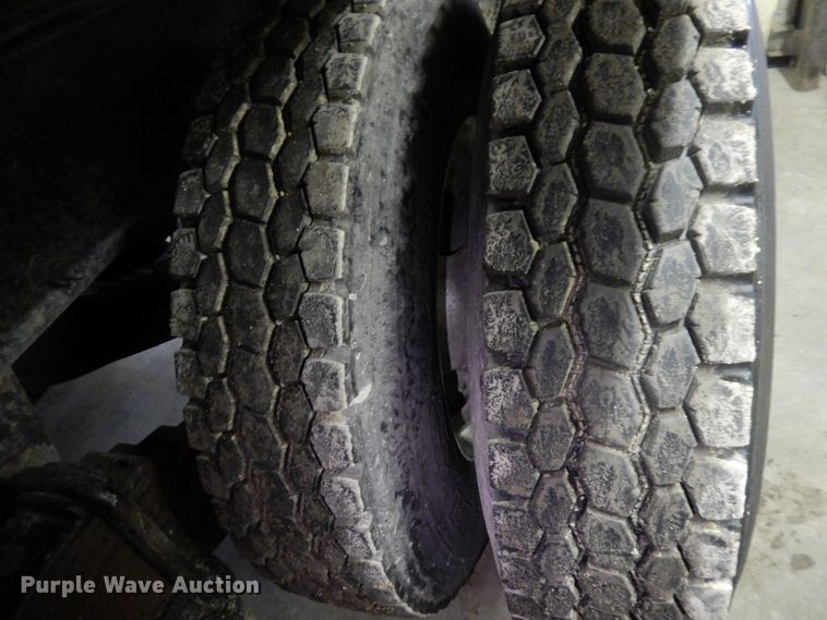 image for item KU9883 2006 Mack CV713 Granite  dump truck