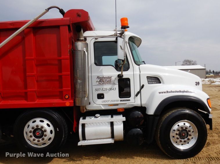 image for item KU9884 2002 Mack CV713 Granite  dump truck