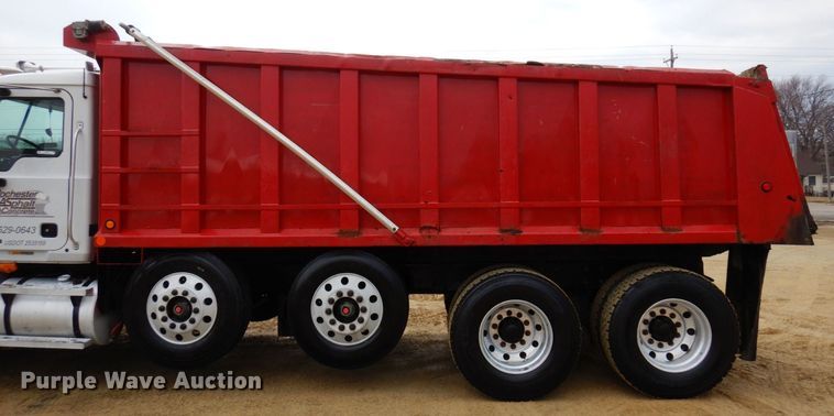 image for item KU9884 2002 Mack CV713 Granite  dump truck