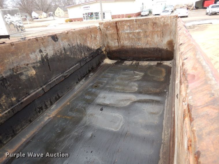 image for item KU9884 2002 Mack CV713 Granite  dump truck