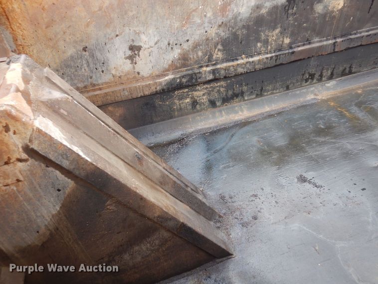 image for item KU9884 2002 Mack CV713 Granite  dump truck