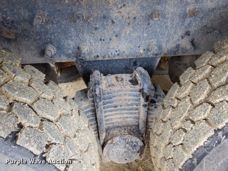 image for item KU9884 2002 Mack CV713 Granite  dump truck