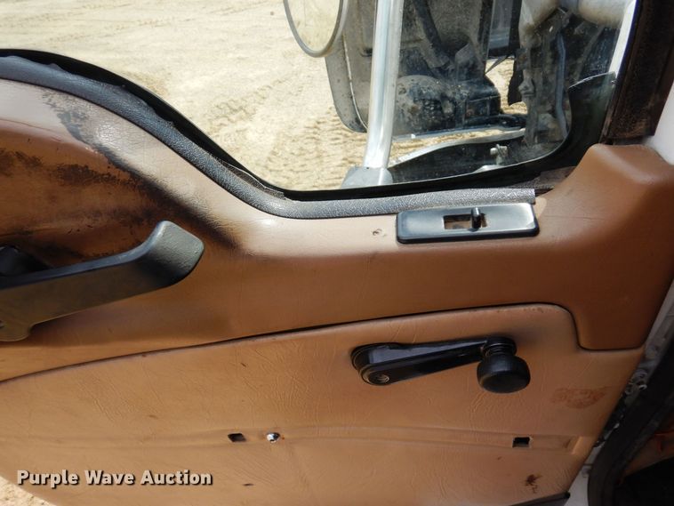 image for item KU9884 2002 Mack CV713 Granite  dump truck