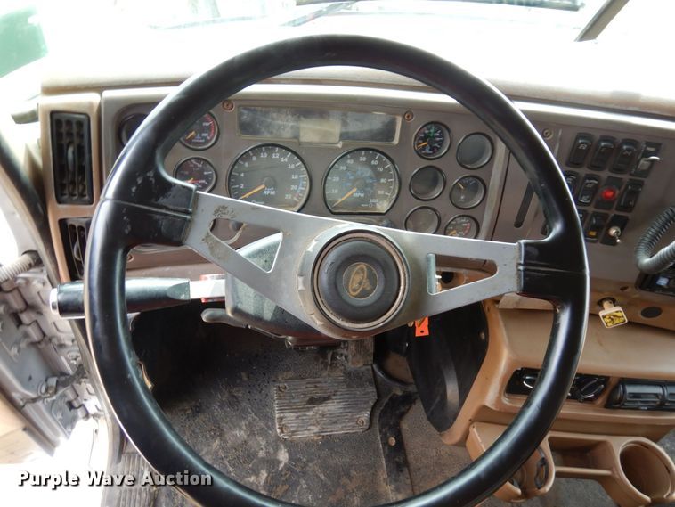 image for item KU9884 2002 Mack CV713 Granite  dump truck