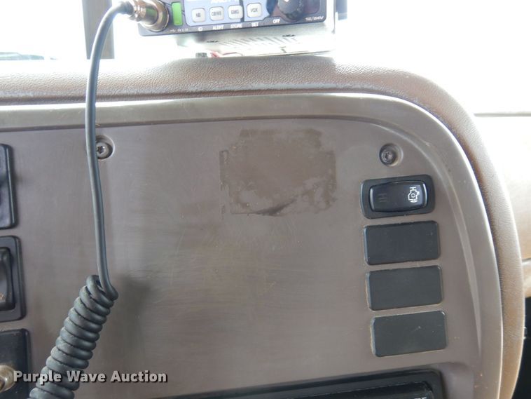 image for item KU9884 2002 Mack CV713 Granite  dump truck