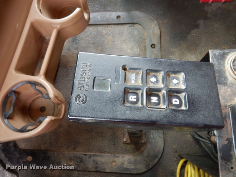 image for item KU9884 2002 Mack CV713 Granite  dump truck