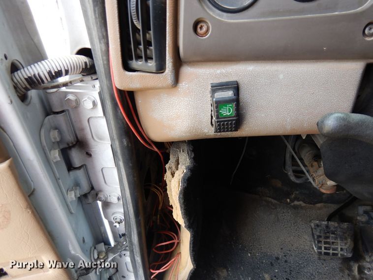 image for item KU9884 2002 Mack CV713 Granite  dump truck