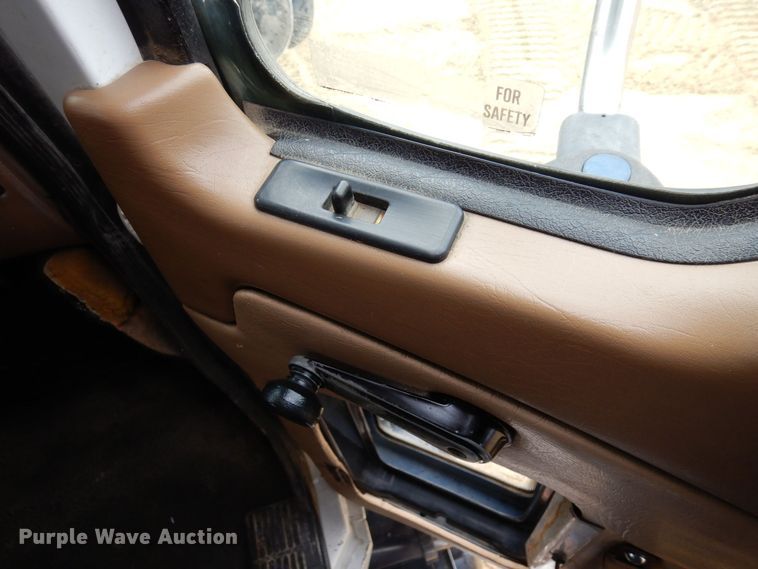 image for item KU9884 2002 Mack CV713 Granite  dump truck