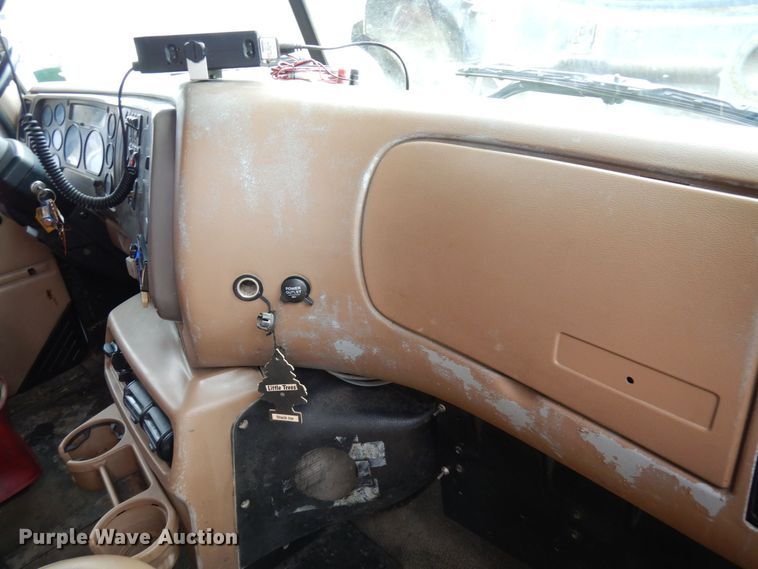 image for item KU9884 2002 Mack CV713 Granite  dump truck