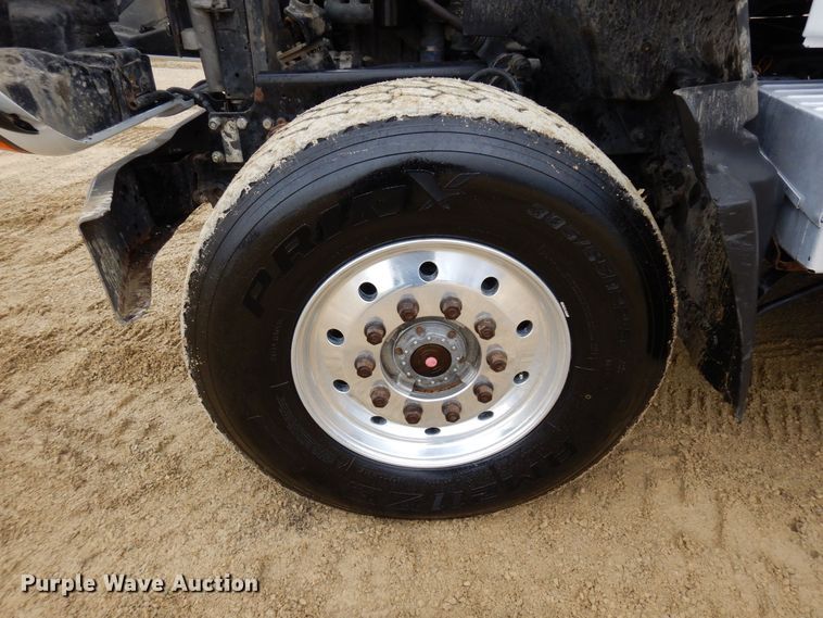 image for item KU9884 2002 Mack CV713 Granite  dump truck