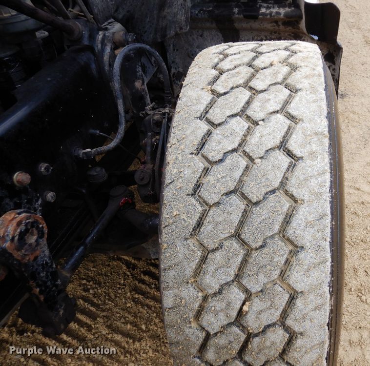 image for item KU9884 2002 Mack CV713 Granite  dump truck