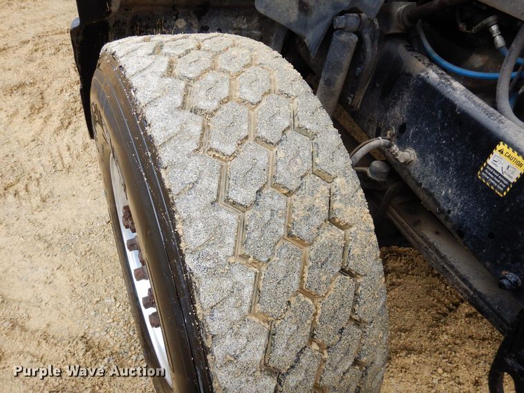 image for item KU9884 2002 Mack CV713 Granite  dump truck