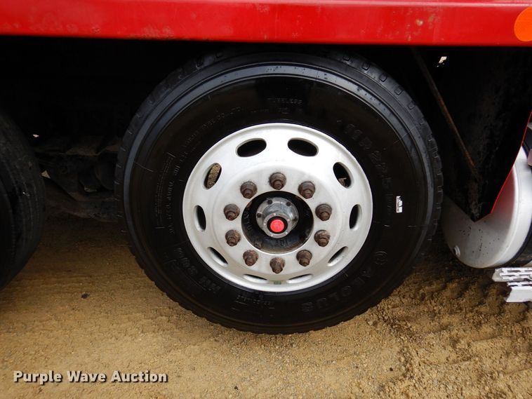 image for item KU9884 2002 Mack CV713 Granite  dump truck