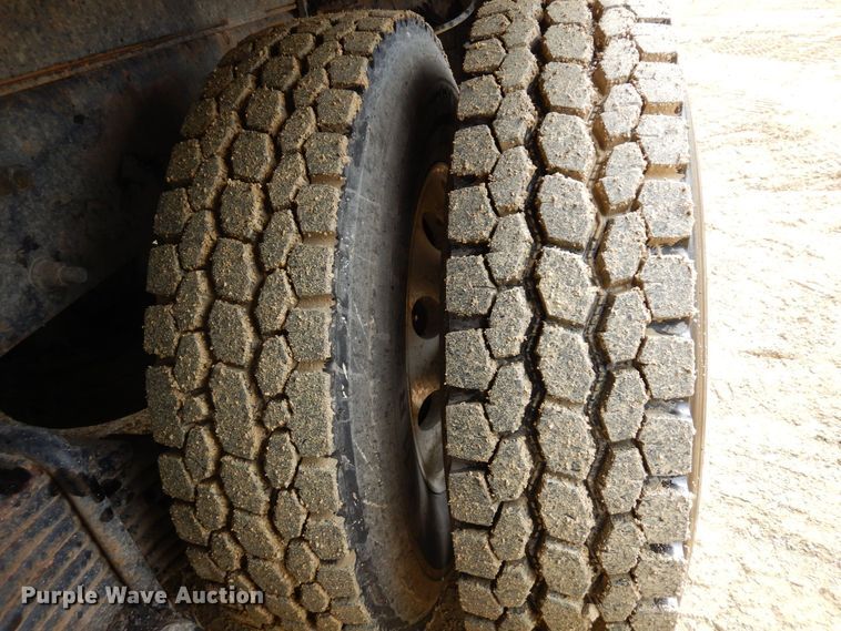 image for item KU9884 2002 Mack CV713 Granite  dump truck