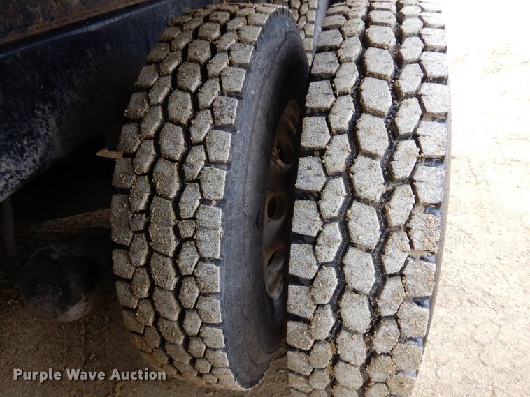 image for item KU9884 2002 Mack CV713 Granite  dump truck