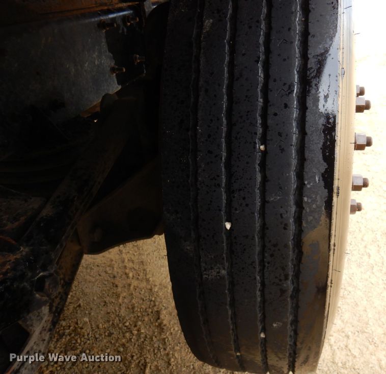 image for item KU9884 2002 Mack CV713 Granite  dump truck