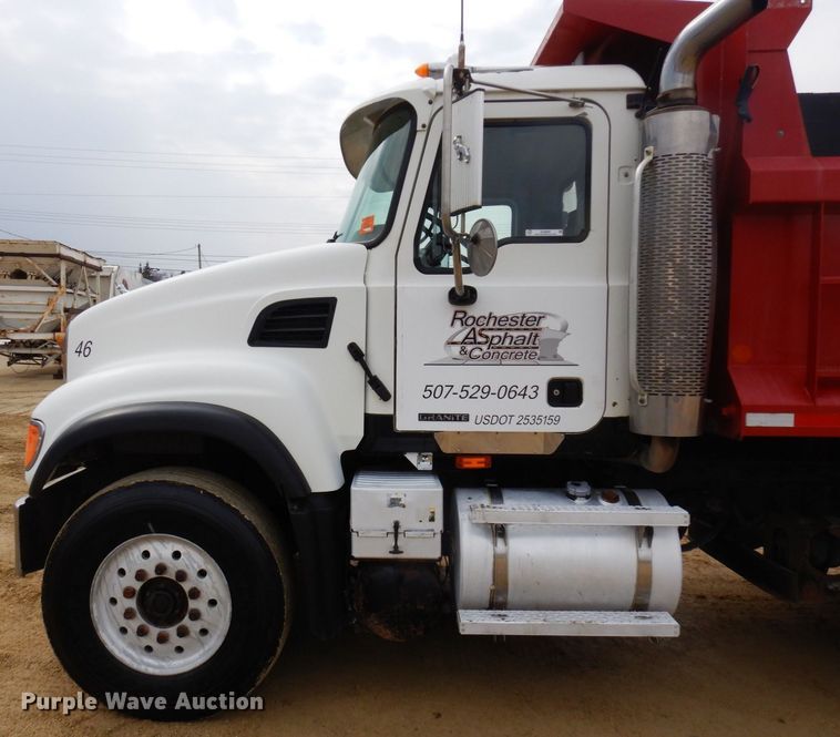 image for item KU9885 2003 Mack CV713 Granite  dump truck