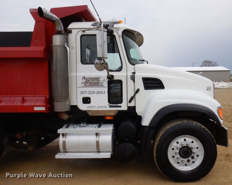 image for item KU9885 2003 Mack CV713 Granite  dump truck
